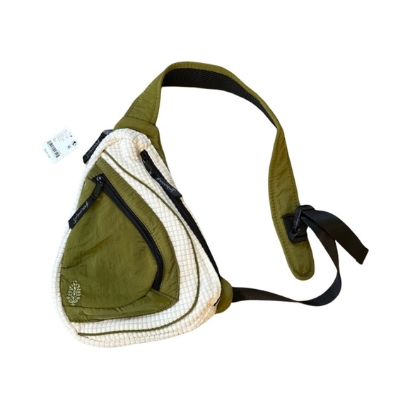 Free People FP Movement Cold Shoulder Sling Bag Olive Ivory NWT $68 Crossbody - Picture 3 of 4